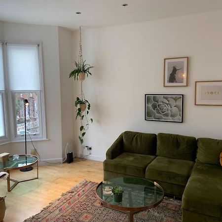 Lovely Spacious 1-Bedroom Flat In Tufnell Park Close To Central ロンドン エクステリア 写真