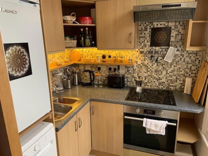 Lovely Spacious 1-Bedroom Flat In Tufnell Park Close To Central ロンドン エクステリア 写真