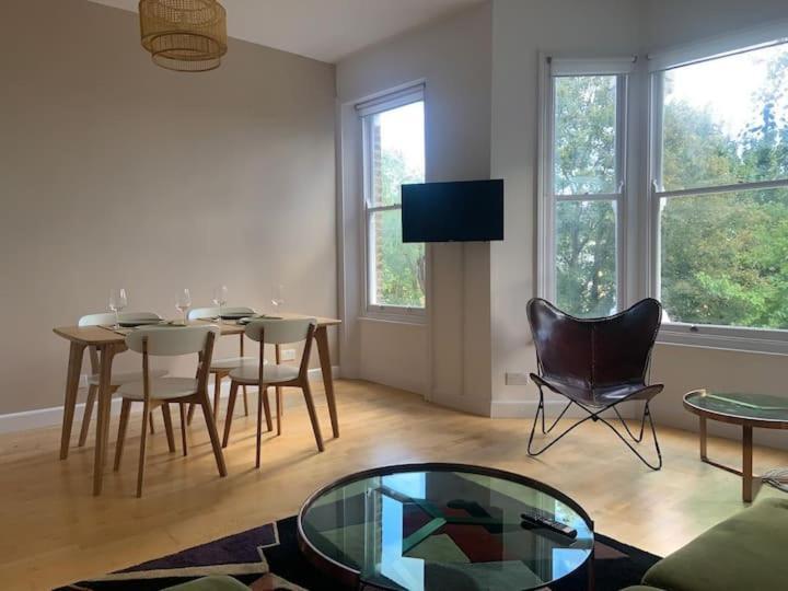 Lovely Spacious 1-Bedroom Flat In Tufnell Park Close To Central ロンドン エクステリア 写真